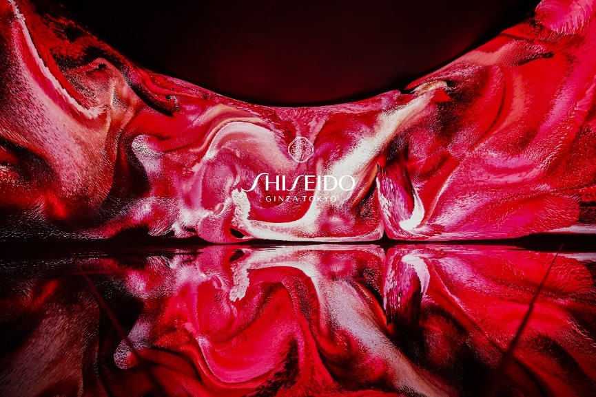 图片包含 服装, 躺, 游戏机, 裙子 AI 生成的内容可能不正确。