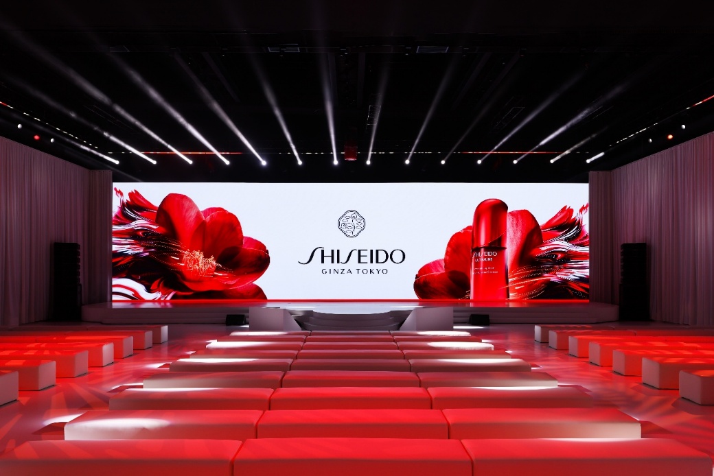 图片包含 室内, 天花板, 桌子, 建筑 AI 生成的内容可能不正确。